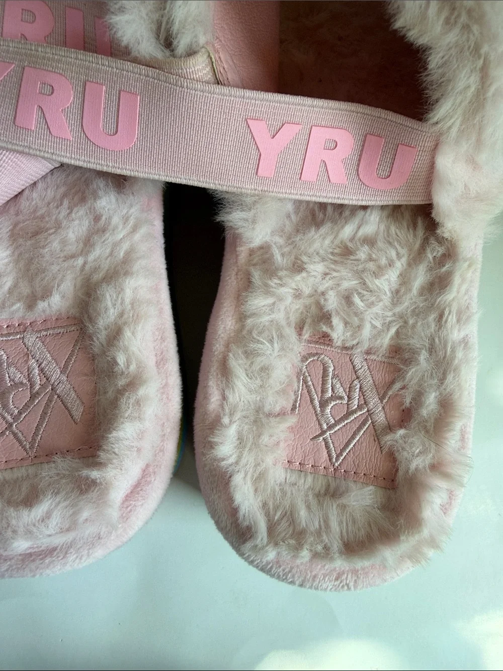 YRU QOZII PASTEL FAUX FUR PLATFORM SLIDES Size 8